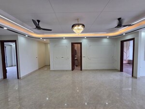 Kitchen in 3 BHK Builder Floor at Sector 9a – for Sale