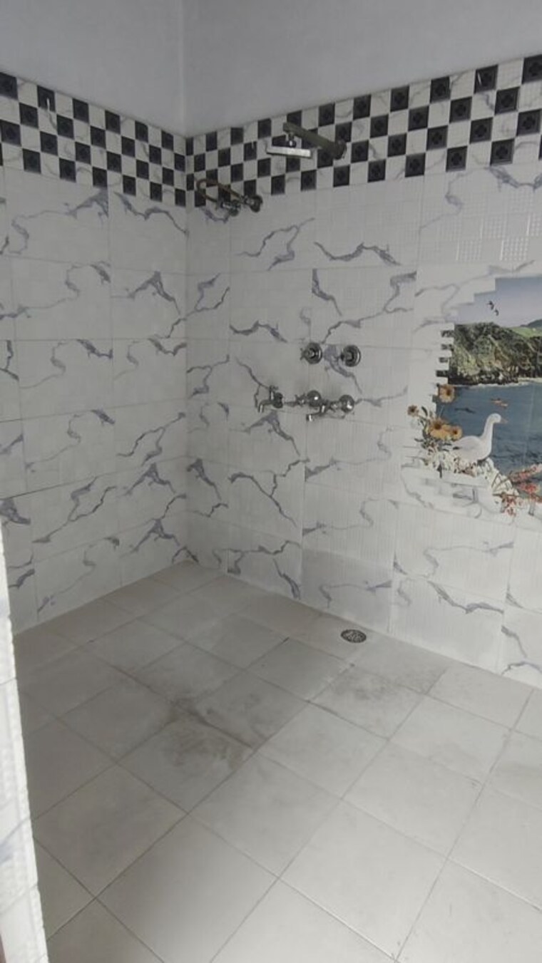 Bathroom, buddhi vihar 4 Bedroom 162 Sq.Mt. Builder Floor In Buddhi Vihar Moradabad 10258475