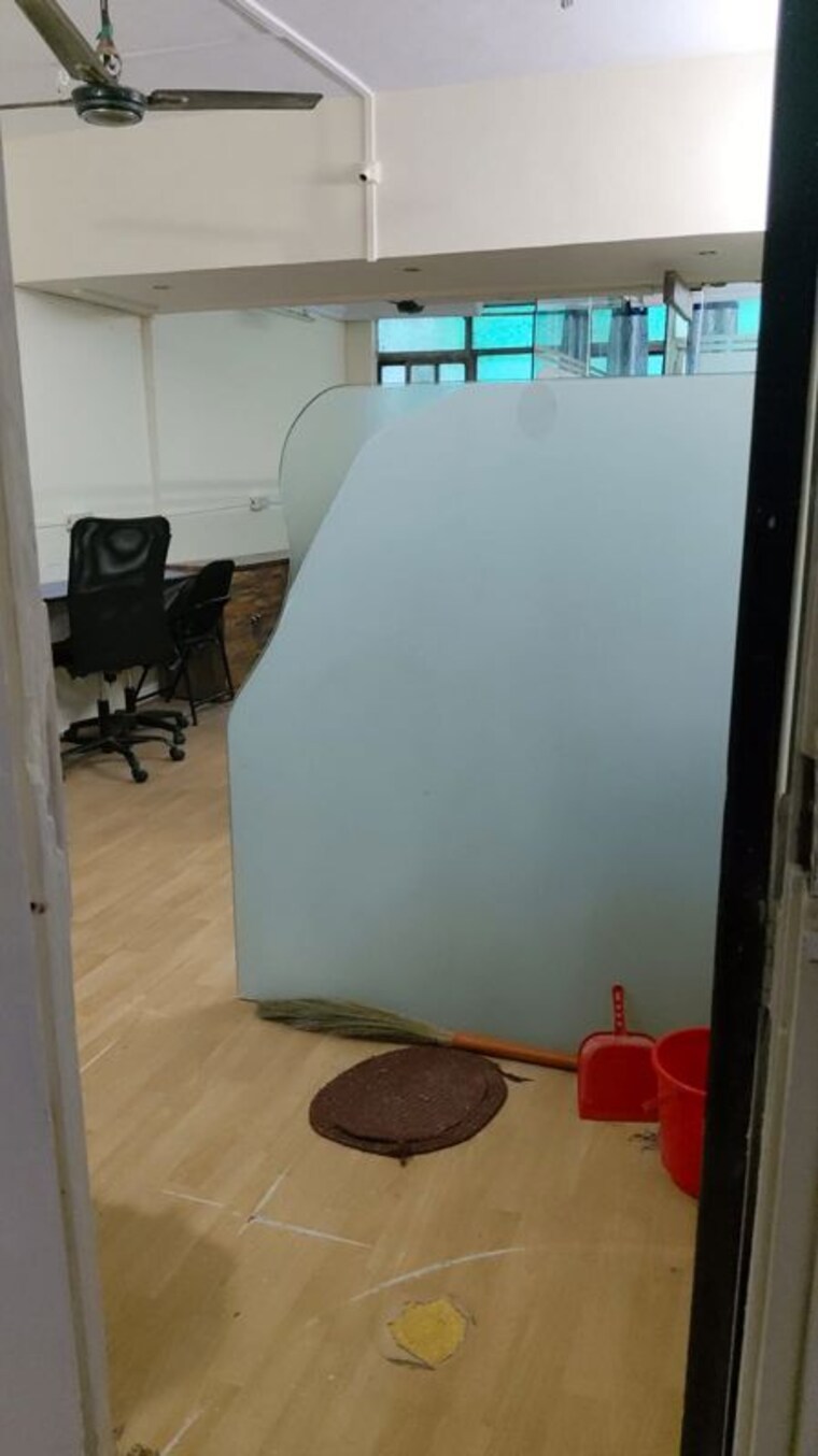Team Area, paradise-tower-naupada Commercial Office Space 300 Sq.Ft. In Naupada Thane 10258499