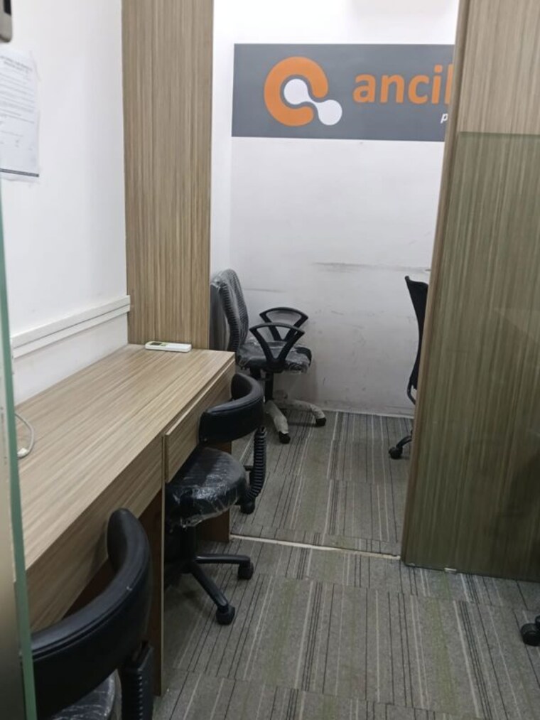 Team Area, malad east Commercial Office Space 120 Sq.Ft. In Malad East Mumbai 10258469
