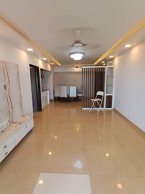 Room in 3 BHK Apartment at Lokhandwala Whispering Palms XXclusives, Kandivali East – for Rent