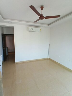 Room in 3 BHK Apartment at Lokhandwala Whispering Palms XXclusives, Kandivali East – for Rent