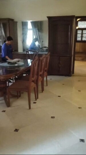 Room in 6 BHK Villa at Model Town Phase 1 – for Sale