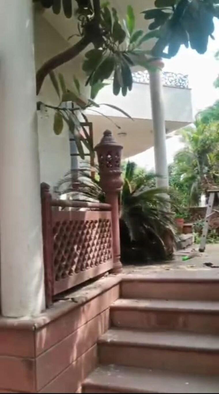 Exterior View, model town phase 1 6 Bedroom 600 Sq.Yd. Villa In Model Town Phase 1 Delhi 10258515