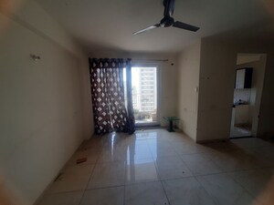 Room in 3 BHK Apartment at BPTP Discovery Park, Sector 80 – for Sale