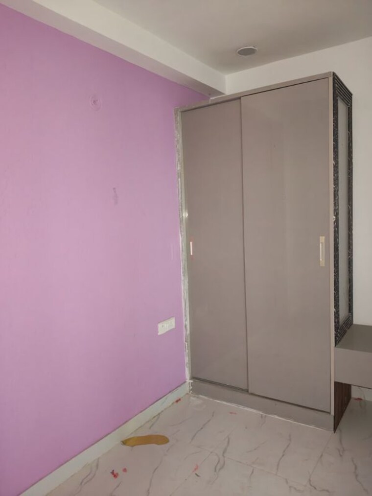Room, sector 73 3 Bedroom 1550 Sq.Ft. Builder Floor In Sector 73 Noida 10258784
