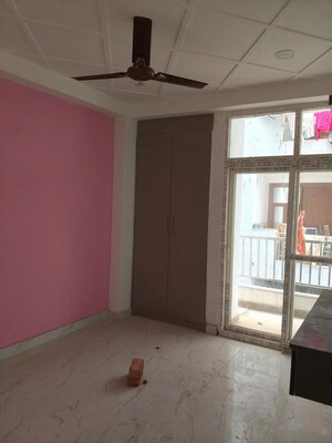 Room in 3 BHK Builder Floor at Sector 73 – for Rent