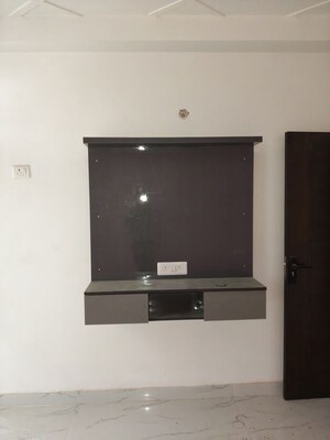 Furnished Amenities in 3 BHK Builder Floor at Sector 73 – for Rent