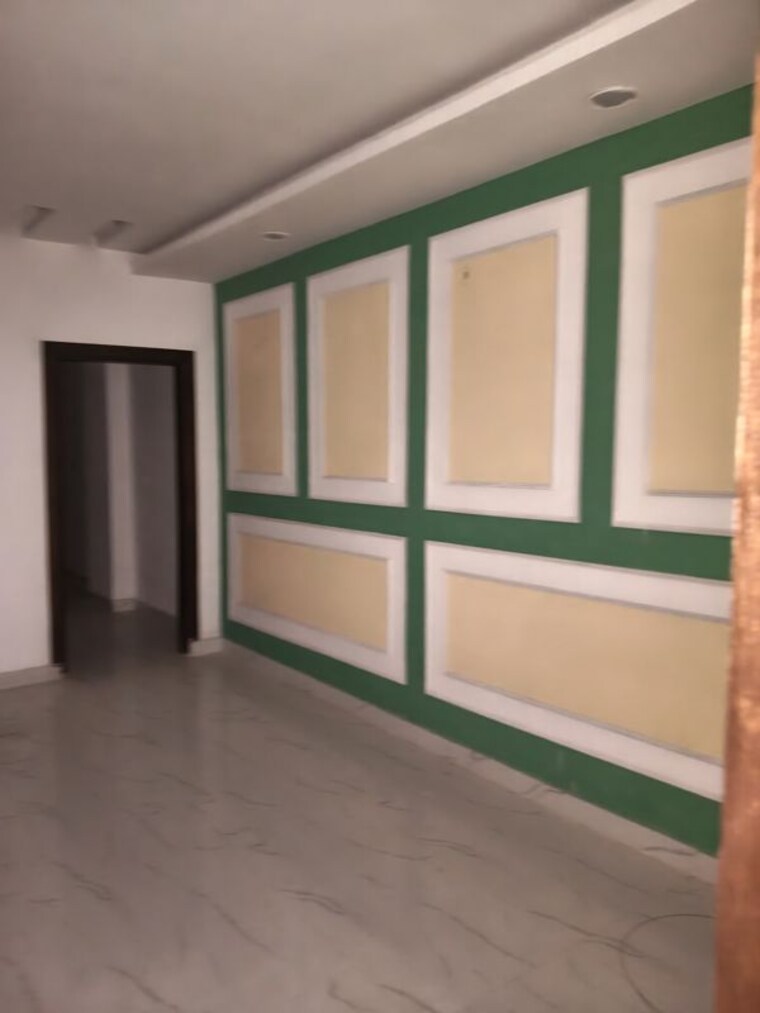 Living Room, sector 73 3 Bedroom 1550 Sq.Ft. Builder Floor In Sector 73 Noida 10258784