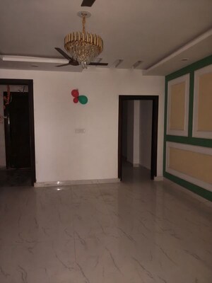 Living Room in 3 BHK Builder Floor at Sector 73 – for Rent