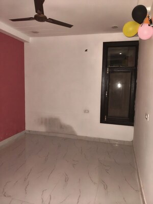 Room in 3 BHK Builder Floor at Sector 73 – for Rent