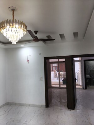 Room in 3 BHK Builder Floor at Sector 73 – for Rent