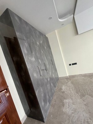 Balcony in 3 BHK Builder Floor at Sector 31 – for Rent