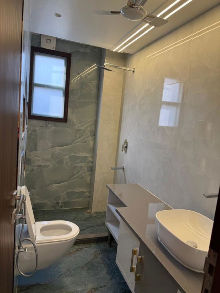 Bathroom, tata-primanti-tower-residences 4 Bedroom 2452 Sq.Ft. Apartment In Sector 72 Gurgaon 10258804