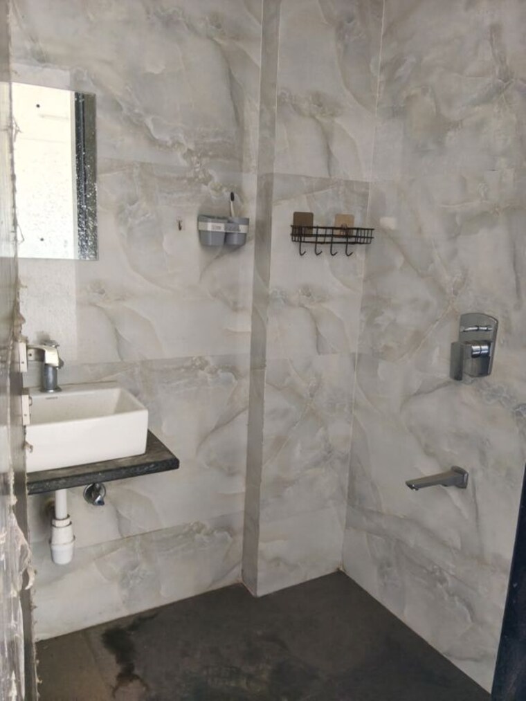 Bathroom, sigma-emerald 2 Bedroom 1000 Sq.Ft. Apartment In Santacruz East Mumbai 10258878