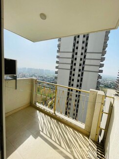 3.5 BHK + Pooja Room Apartment For Rent in Pareena Micasa