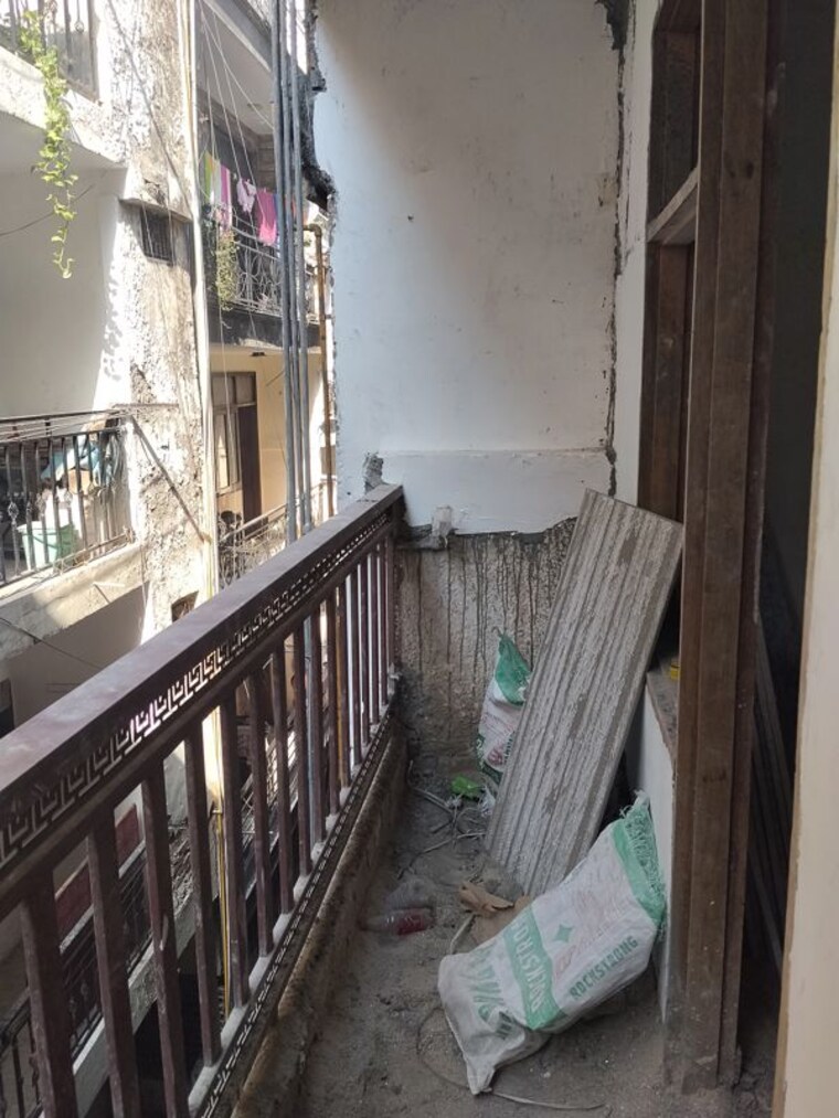 Balcony, malviya nagar 1.5 Bedroom 55 Sq.Yd. Apartment In Malviya Nagar Delhi 10259038