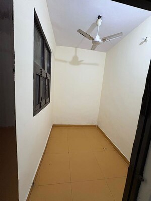 Room in 1 BHK Apartment at Shalimar Garden Extension I – for Rent