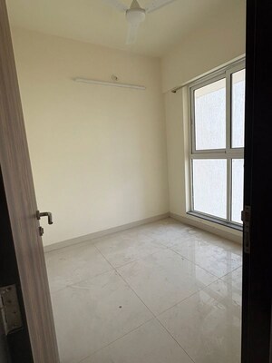 Room in 1.5 BHK Apartment at Sheth Avante, Kanjurmarg West – for Rent