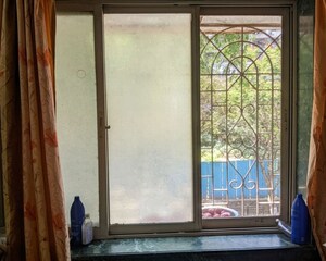 Room in 1 BHK Apartment at Shankar Darshan Apartment Malad, Malad West – for Rent