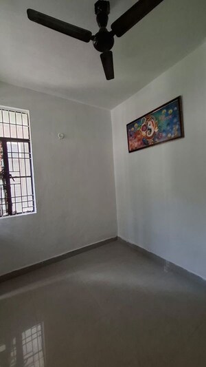 Room in 1 BHK Apartment at Sector 10 Greater Noida – for Sale