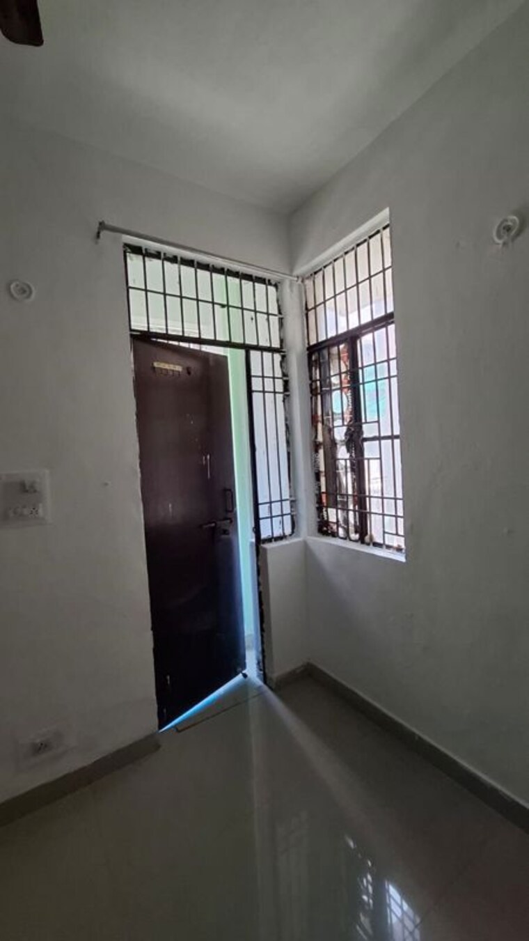 undefined, sector 10 greater noida 1 Bedroom 30 Sq.Mt. Apartment In Sector 10 Greater Noida Greater Noida 10259253