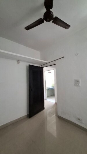 Room in 1 BHK Apartment at Sector 10 Greater Noida – for Sale