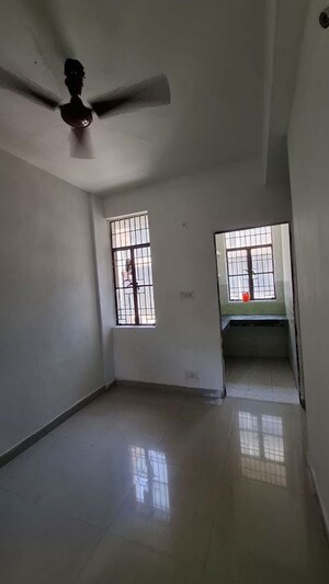Room in 1 BHK Apartment at Sector 10 Greater Noida – for Sale