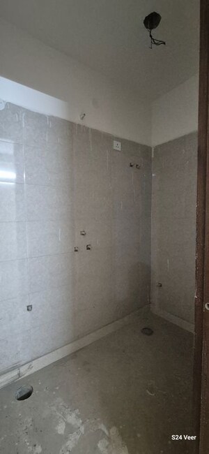 Bathroom in 1 BHK Apartment at Palm Residency Chhatarpur, Chattarpur – for Rent