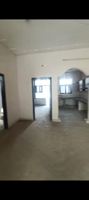 Room in 3 BHK Builder Floor at Sector 80 – for Sale
