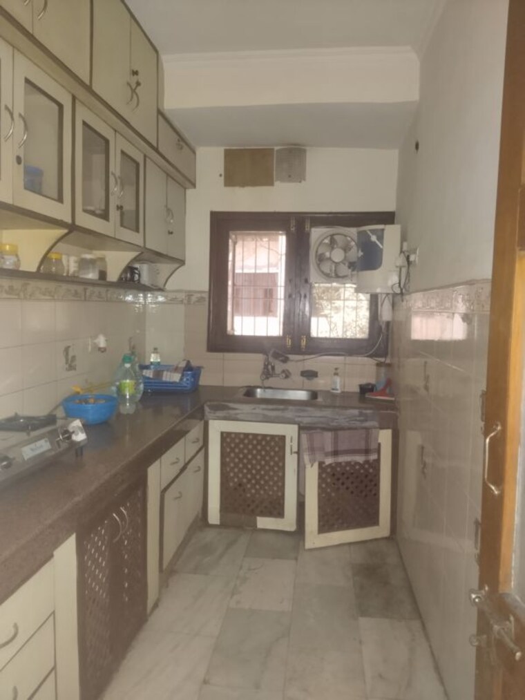 Kitchen, sarita vihar 2 Bedroom 1500 Sq.Ft. Apartment In Sarita Vihar Delhi 10259252