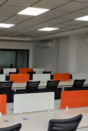  Office Space For Rent in South Tukoganj