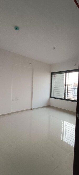 Room in 2 BHK Apartment at Manav La Centra, Tathawade – for Rent