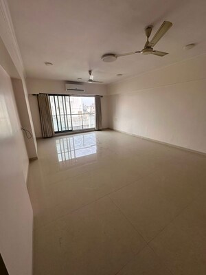 Living Room in 3.5 BHK Apartment at Chembur – for Rent