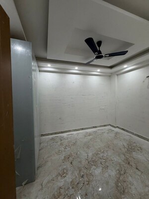 Bathroom in 2 BHK Apartment at Palm Residency Chhatarpur, Chattarpur – for Rent