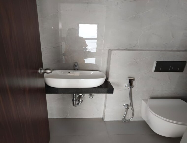 Bathroom, dwarka 2 Bedroom 802 Sq.Ft. Builder Floor In Dwarka Delhi 10259408