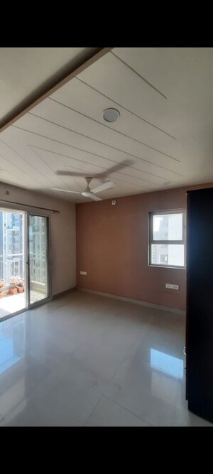 Room in 3 BHK Apartment at Godrej Garden City Carmel, Jagatpur – for Rent