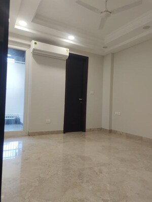 Room in 4 BHK Builder Floor at East Of Kailash – for Rent