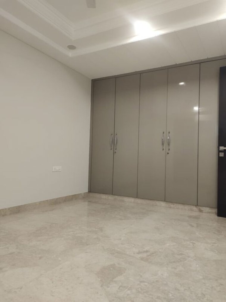 Room, east of kailash 4 Bedroom 2200 Sq.Ft. Builder Floor In East Of Kailash Delhi 10259476