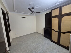 Room in 3 BHK Builder Floor at Saket – for Rent