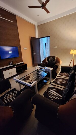 Master Bedroom in 3 BHK Independent House at Gomti Nagar – for Rent