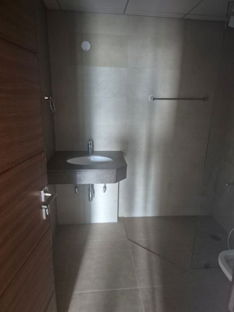 Bathroom, godrej-meridien 4 Bedroom 2720 Sq.Ft. Apartment In Sector 106 Gurgaon 10259623