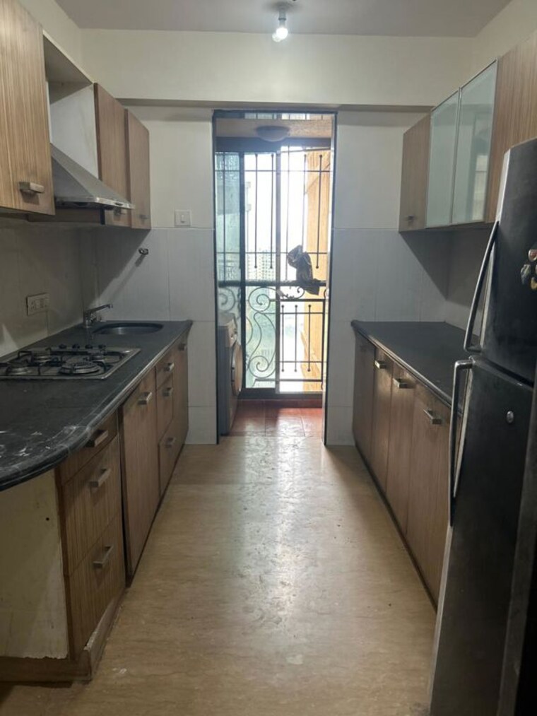 Kitchen, lake-primrose 3 Bedroom 1500 Sq.Ft. Apartment In Powai Mumbai 10259584
