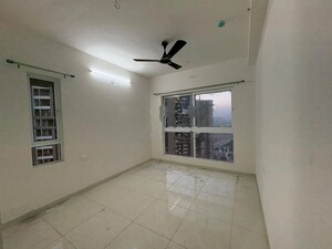 Room in 2 BHK Apartment at Godrej Green Vistas, Mahalunge – for Rent