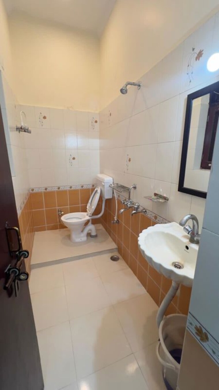 Master Bedroom, gomti nagar 3 Bedroom 2200 Sq.Ft. Apartment In Gomti Nagar Lucknow 10259678