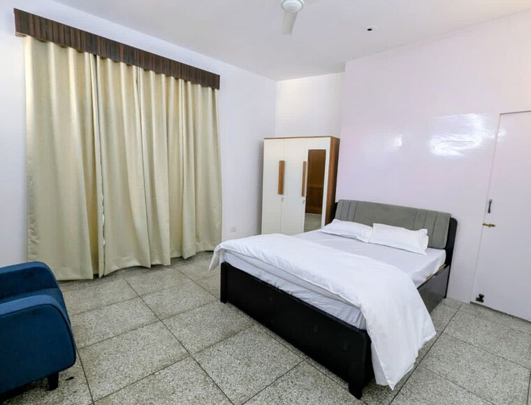 Bedroom, srs-pearl-heights 3 Bedroom 250 Sq.Yd. Apartment In Sector 87 Faridabad 10259549