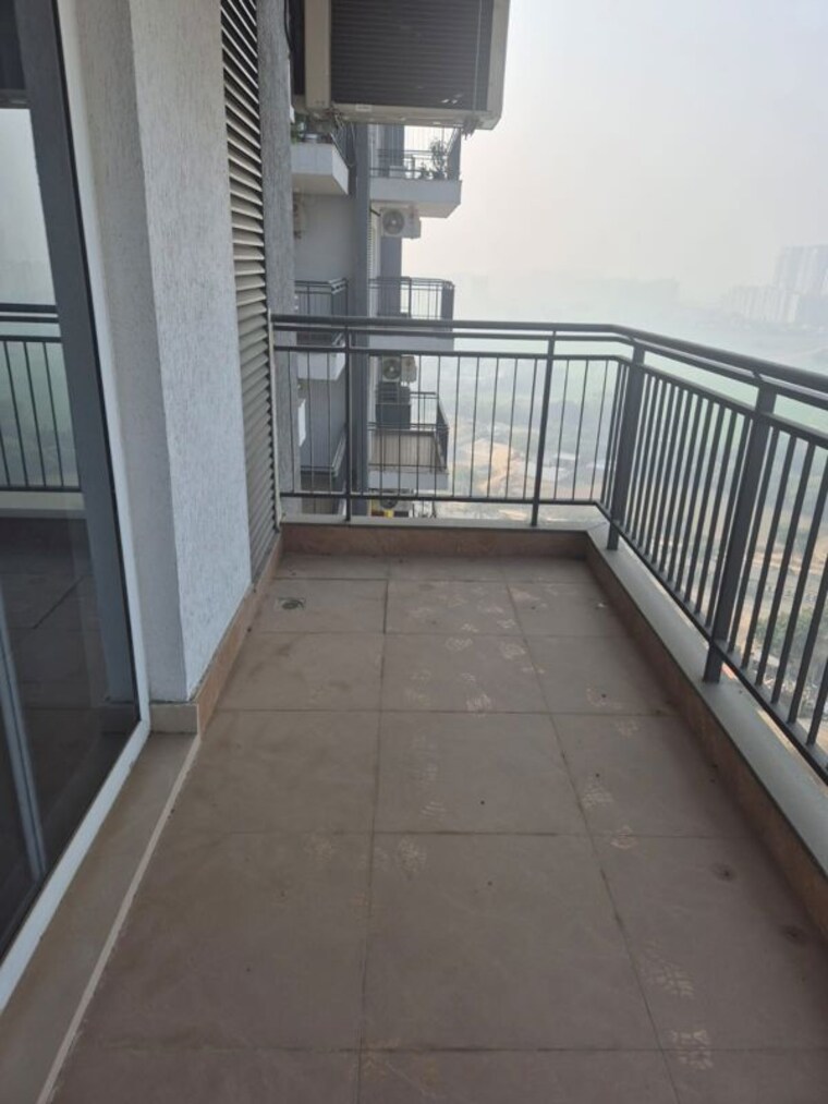Balcony, godrej-prive 3 Bedroom 2002 Sq.Ft. Apartment In Sector 106 Gurgaon 10259731