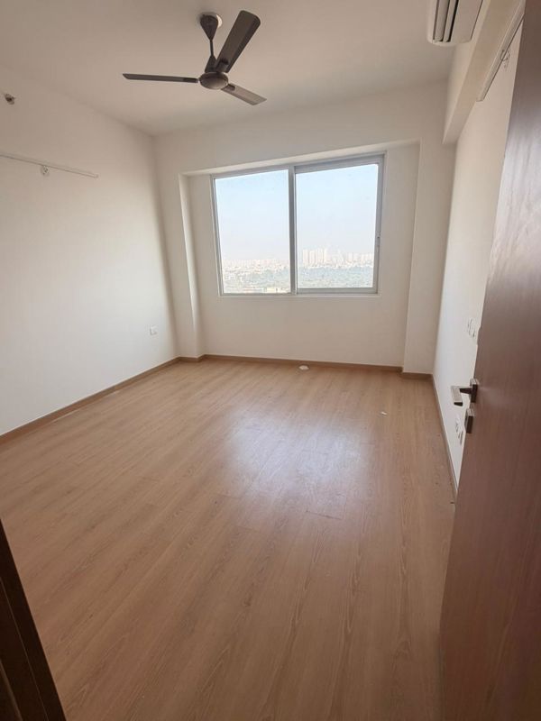 4 BHK + Servant Room Apartment For Rent in Godrej Woods