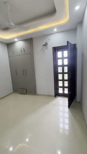 Room in 3 BHK Builder Floor at Fidato Honour Homes, Sector 89 – for Rent