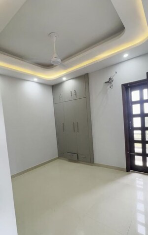 Room in 3 BHK Builder Floor at Fidato Honour Homes, Sector 89 – for Rent